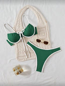 👙 Swim Basics Conjunto Maiô Bikini Feminino – Recorte Contrastante e Detalhe Torcido na Frente