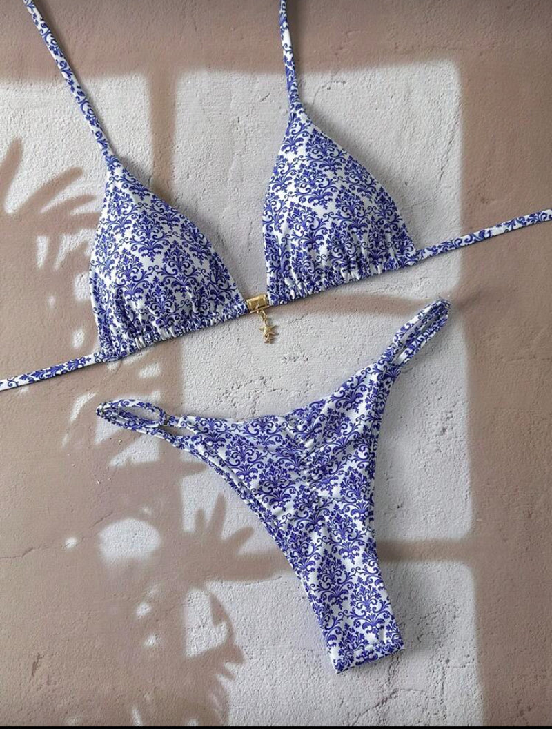 👙 Swim Mod Conjunto de Biquíni – Alça Fina com Detalhe em Metal e Calcinha Tipo Tanga