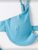 Conjunto de 3 Peças – Sutiã de Arame, Calcinha e Saída Envelope