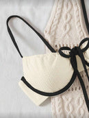 👙 Swim Basics Conjunto Maiô Bikini Feminino – Recorte Contrastante e Detalhe Torcido na Frente