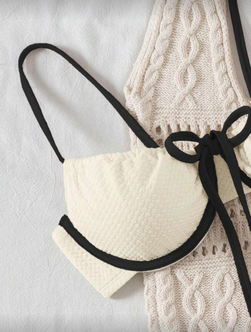 👙 Swim Basics Conjunto Maiô Bikini Feminino – Recorte Contrastante e Detalhe Torcido na Frente