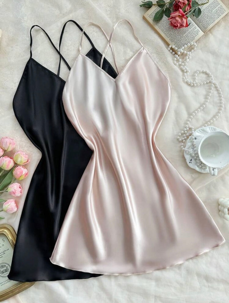 Compre 1 LEVE 2 Camisola em Cetim macio e brilhante com Alças Cruzadas – Cor Sólida