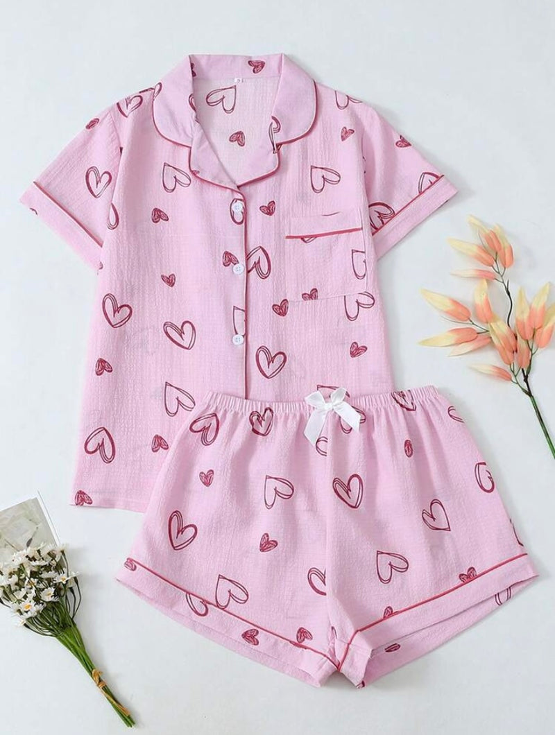 Conjunto de Pijama Feminino com Estampa de Coração – Camisa de Manga Curta + Shorts