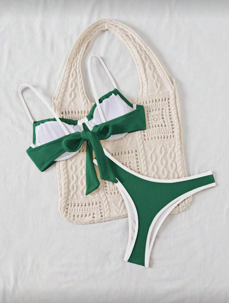 👙 Swim Basics Conjunto Maiô Bikini Feminino – Recorte Contrastante e Detalhe Torcido na Frente