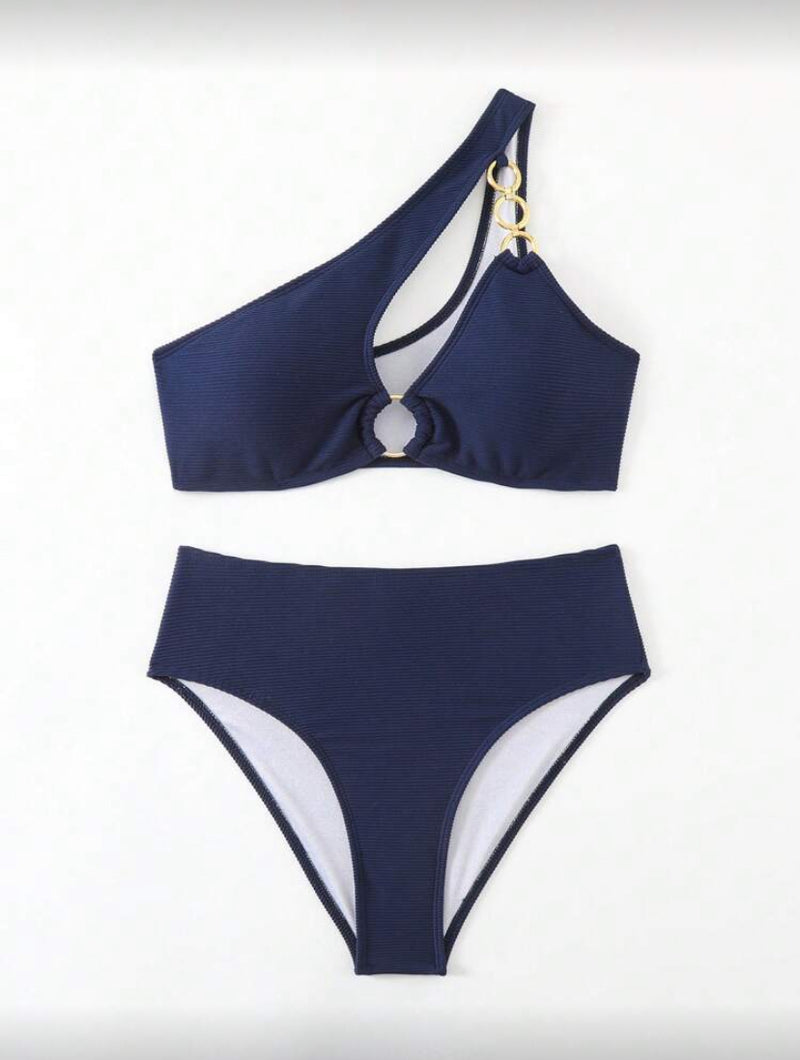 👙 Conjunto de Maiô Bikini – Decote Assimétrico com Detalhe de Círculo de Metal