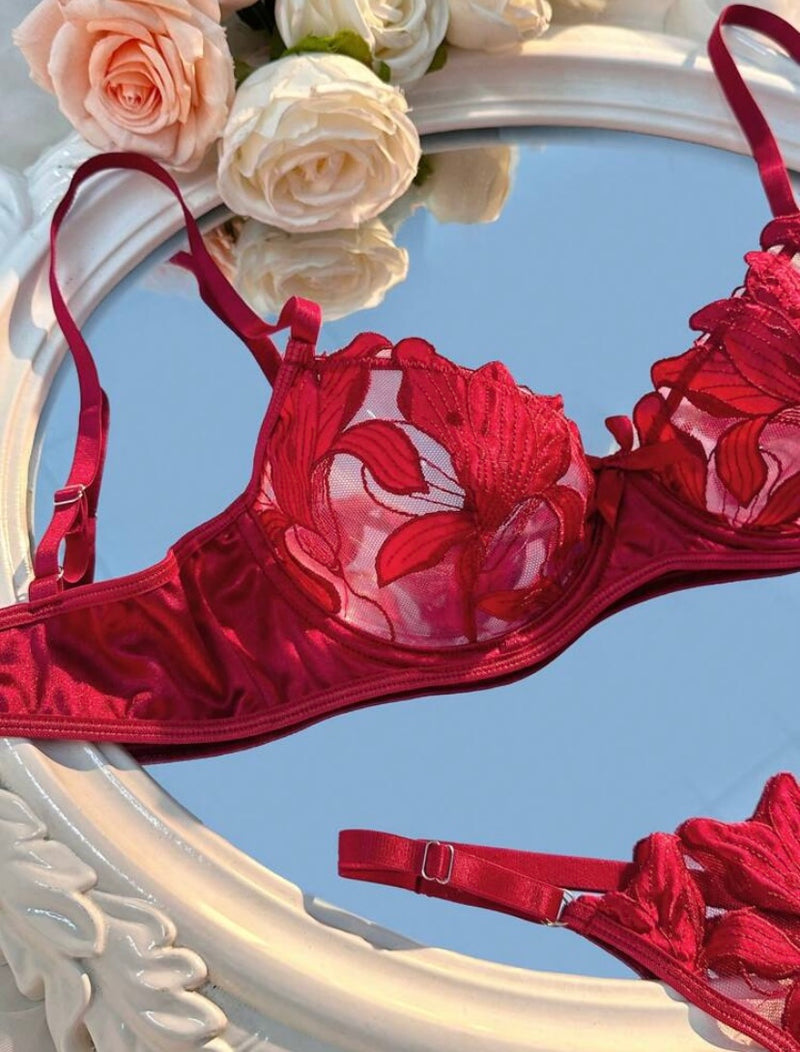 Conjunto de Lingerie em Tule Bordado – 2 Peças