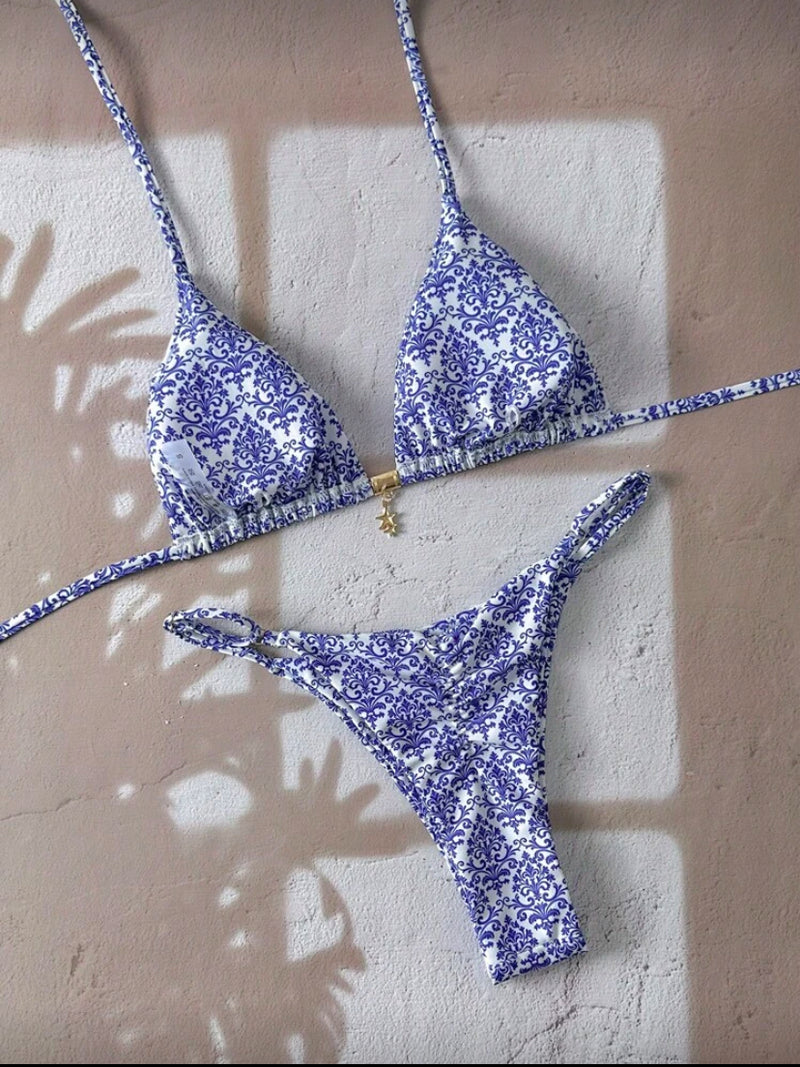 👙 Swim Mod Conjunto de Biquíni – Alça Fina com Detalhe em Metal e Calcinha Tipo Tanga
